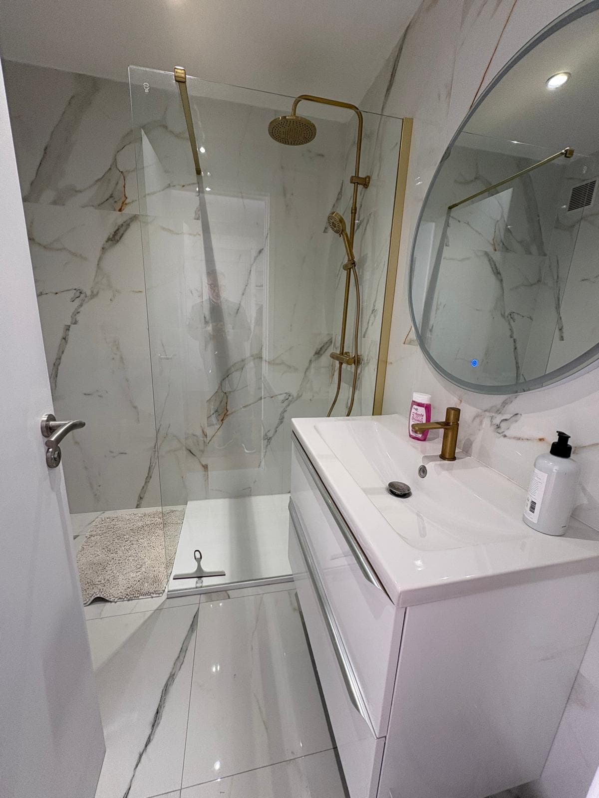 Bathroom detail